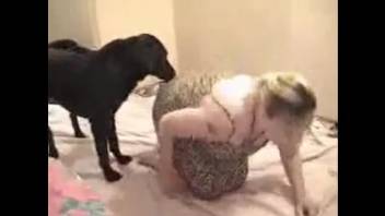 Horny older woman curves her plump rear for canine penetration