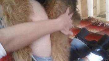Shaggy dog thrusts cock in and out of belle's cunt
